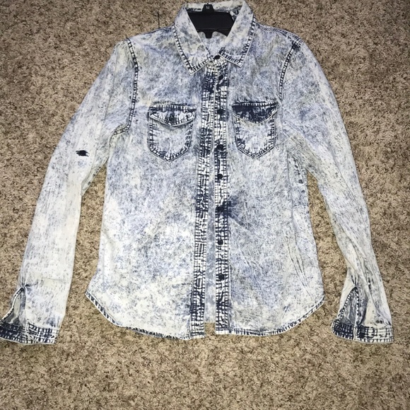 Charlotte Russe Tops - Faded blue jean button up